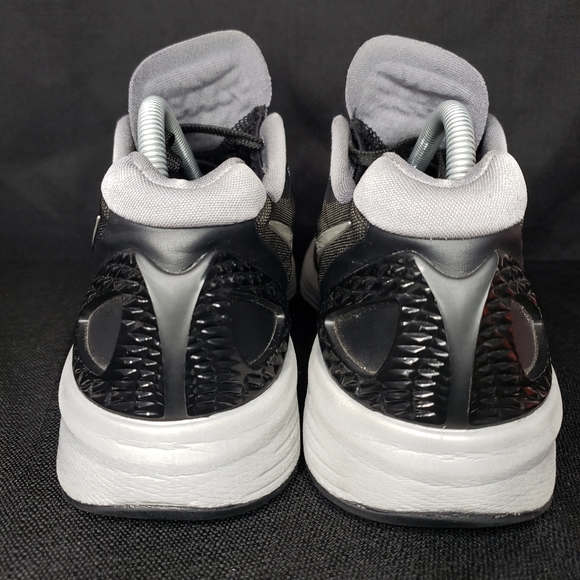 COPY - Nike Volley Zoom Hyperspike Sneakers - Picture 4 of 8